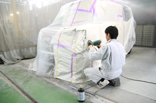 鈑金＆塗装工場